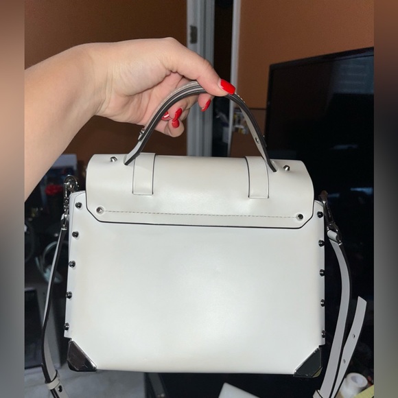 Michael Kors white shoulder/hangbag - Picture 4 of 7